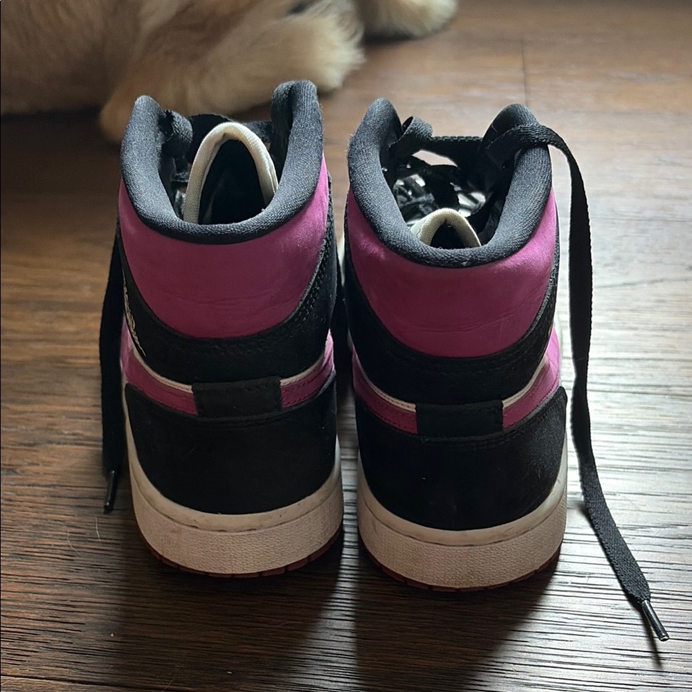 Jordan 1 Mid Women's Sneakers - Magenta/Black/White - Picture 5 of 8